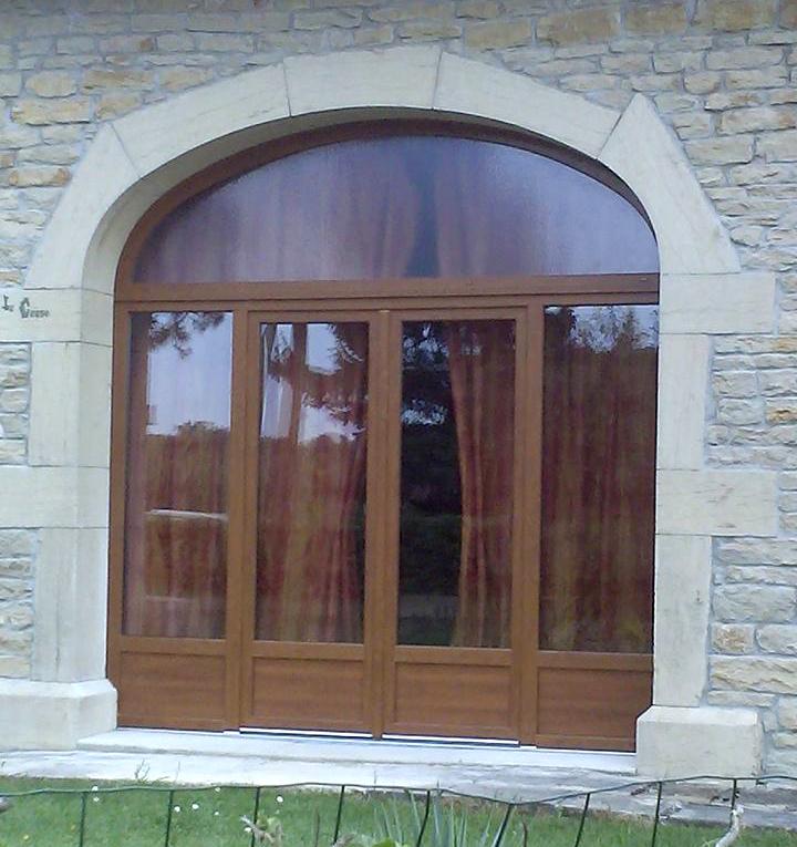 Porte-fenêtre en PVC sur-mesure